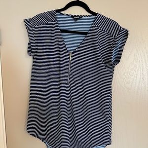 Silky zip front Express top